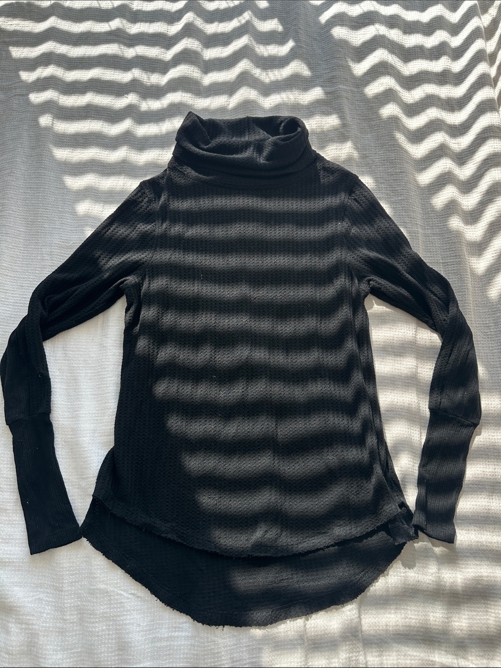 Susina Black Waffle-Knit Turtleneck Long Sleeve Top